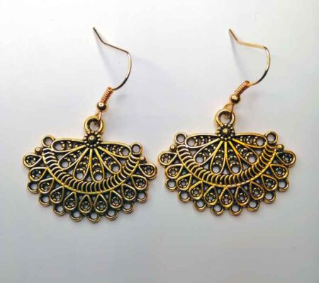 Dangling Fan Design Earrings