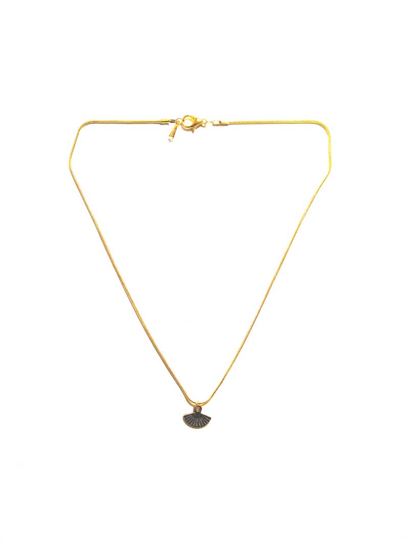 Fan Shell Necklace Gold