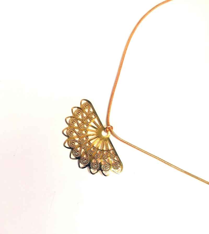 Half Spiral Fan Design Gold Necklace